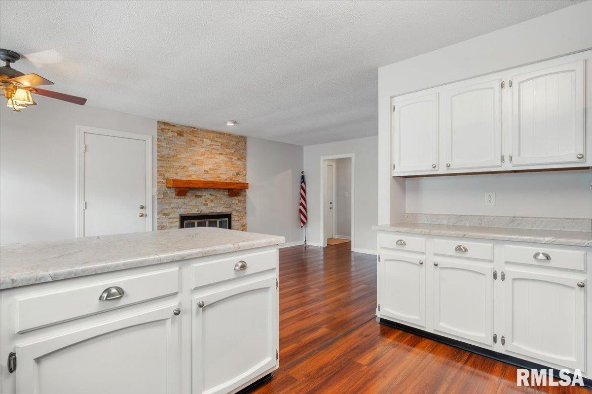 2213 Croydon Drive, Springfield, Illinois image 12