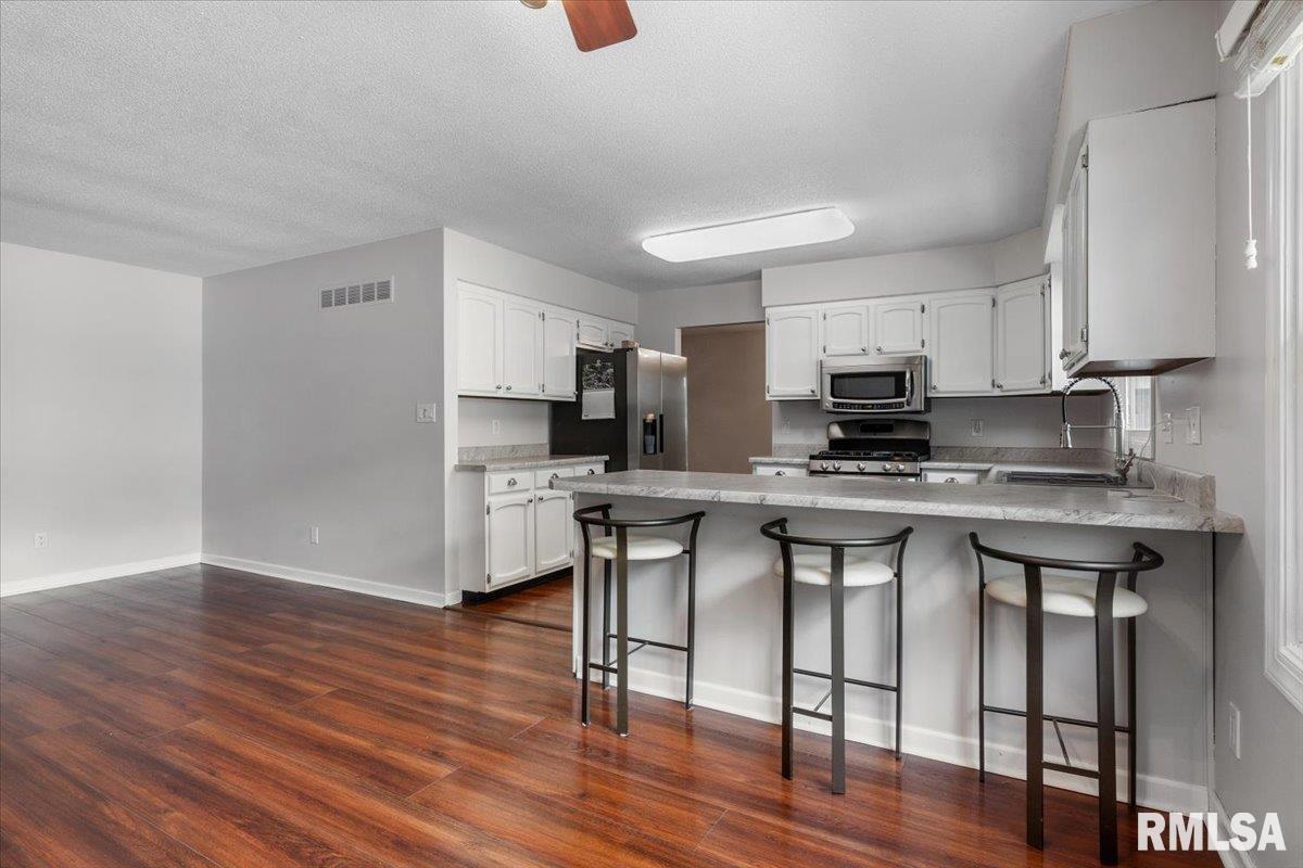 2213 Croydon Drive, Springfield, Illinois image 9