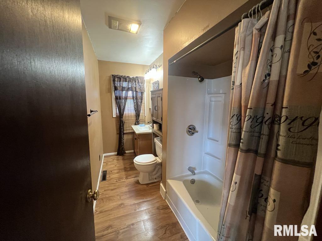 7884 E 1100th Street, Macomb, Illinois image 8
