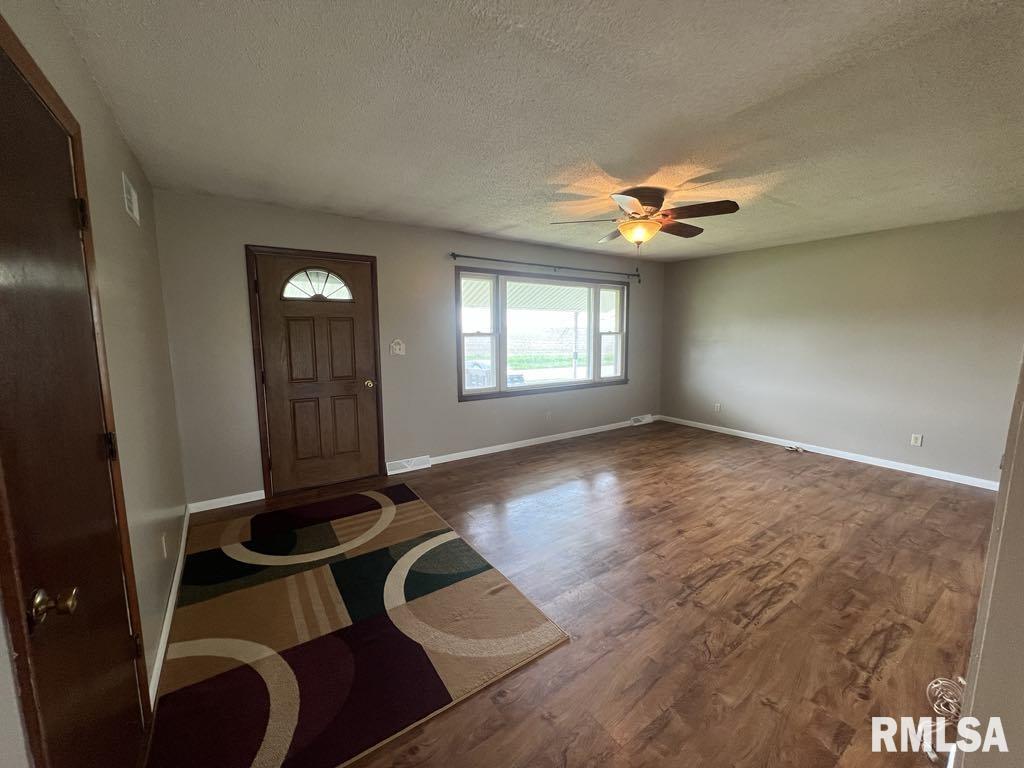 7884 E 1100th Street, Macomb, Illinois image 2