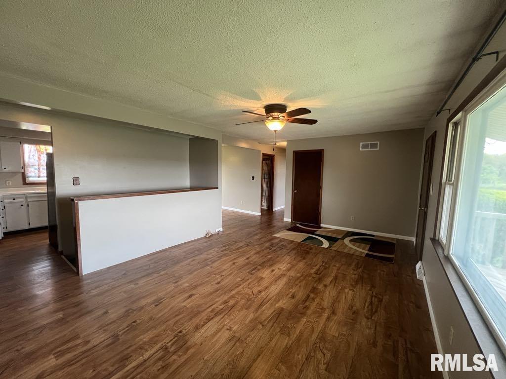7884 E 1100th Street, Macomb, Illinois image 3