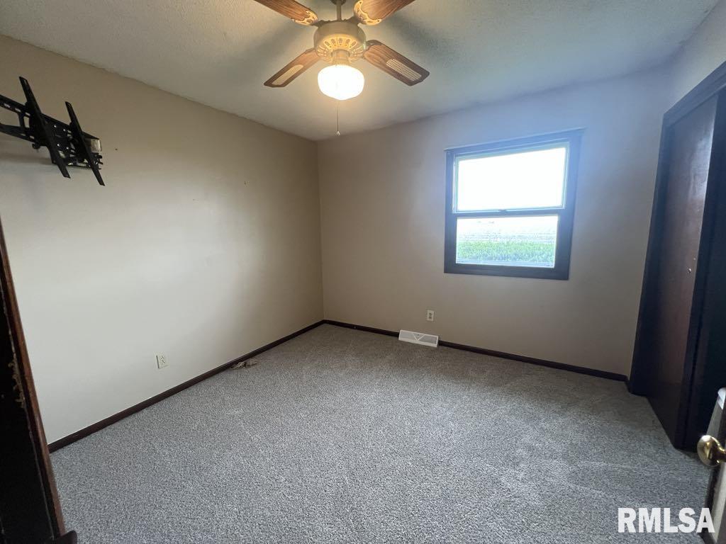 7884 E 1100th Street, Macomb, Illinois image 10