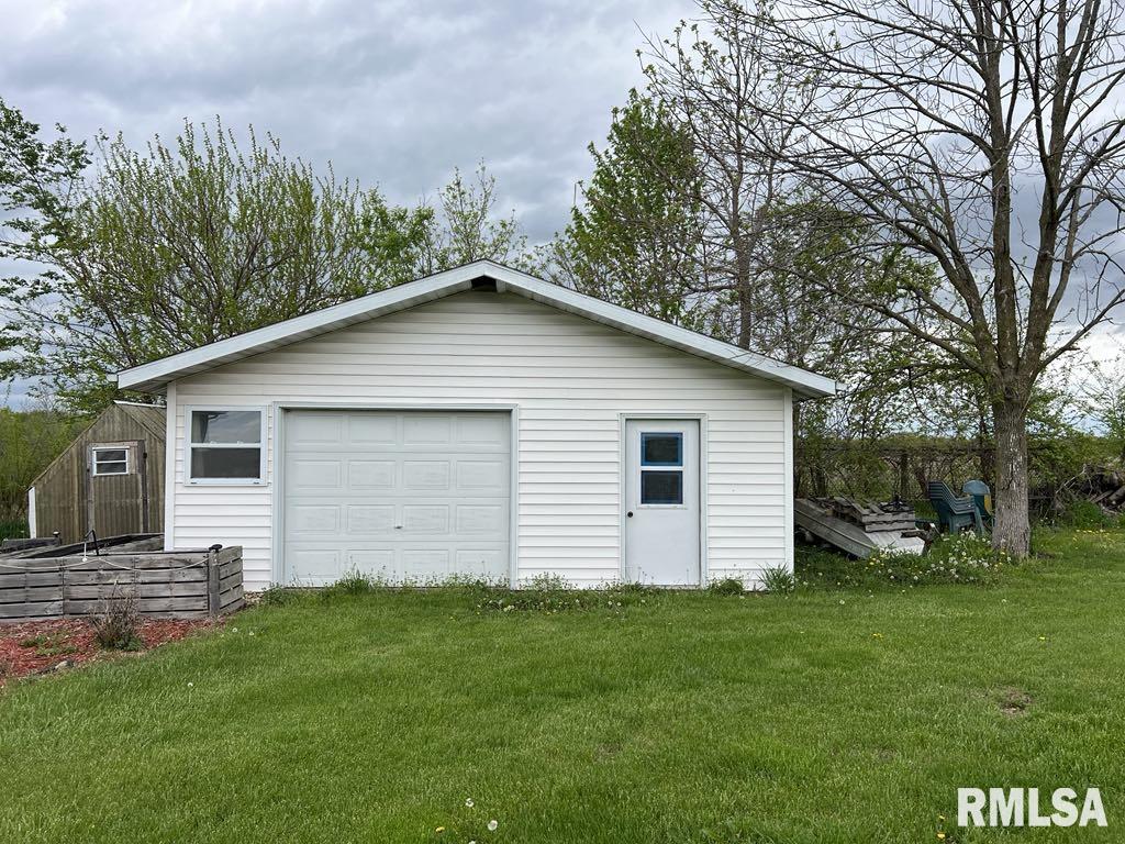 7884 E 1100th Street, Macomb, Illinois image 24
