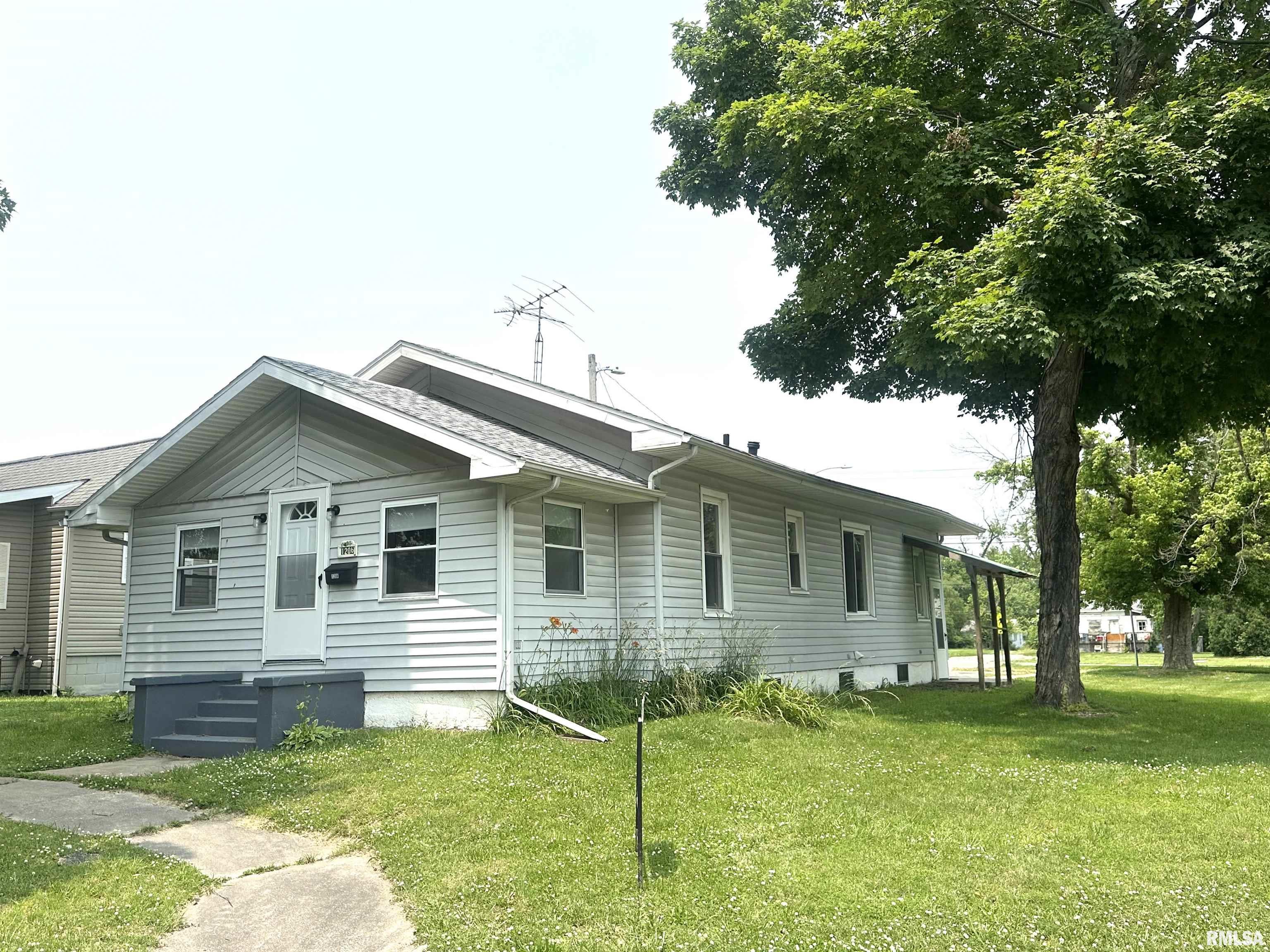 1206 E 2nd Street, Centralia, Illinois image 1