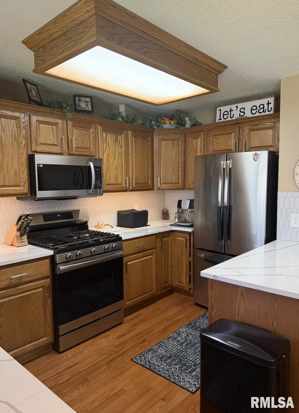 330 Country Club Court, Eldridge, Iowa image 6