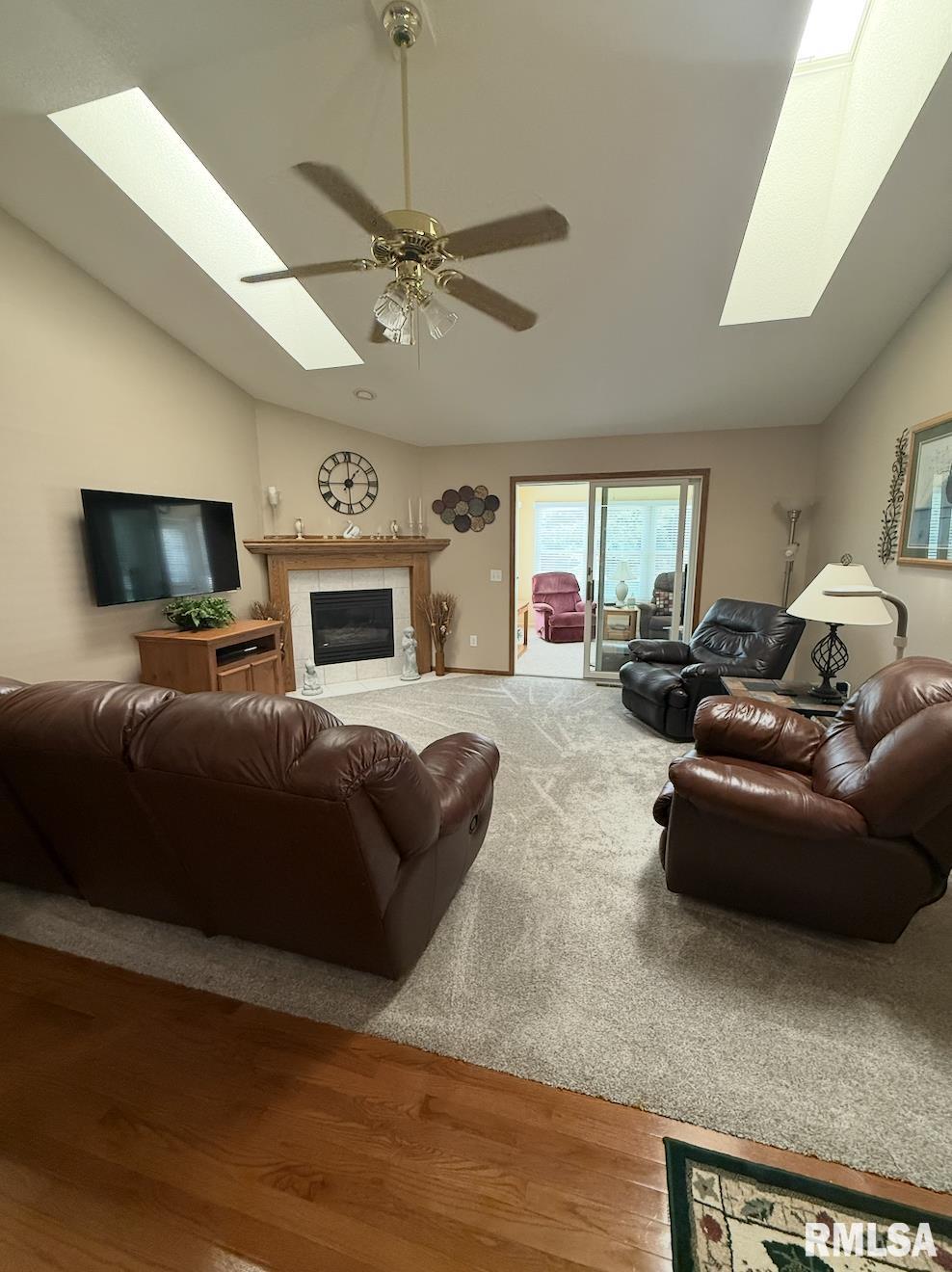 330 Country Club Court, Eldridge, Iowa image 7