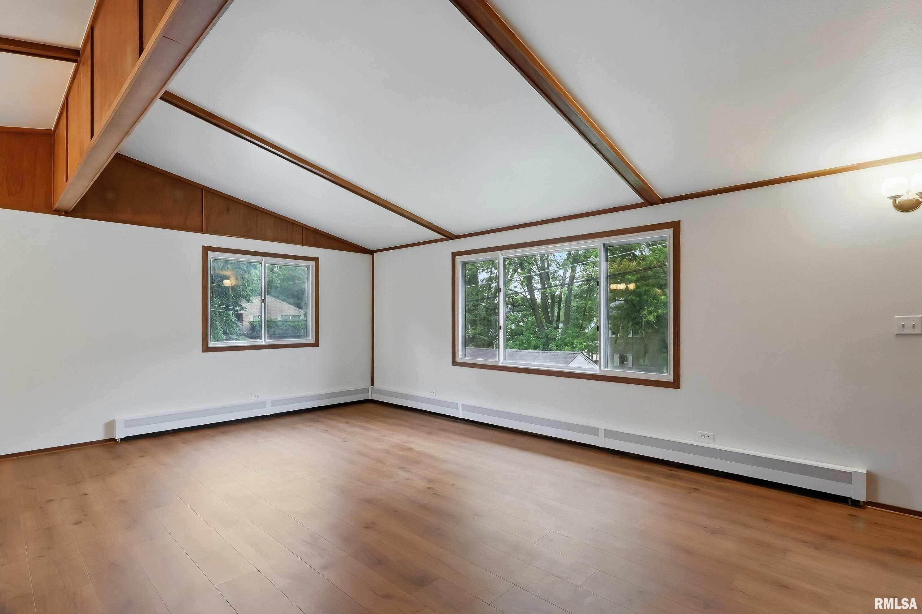 2402 Middle Road, Davenport, Iowa image 9
