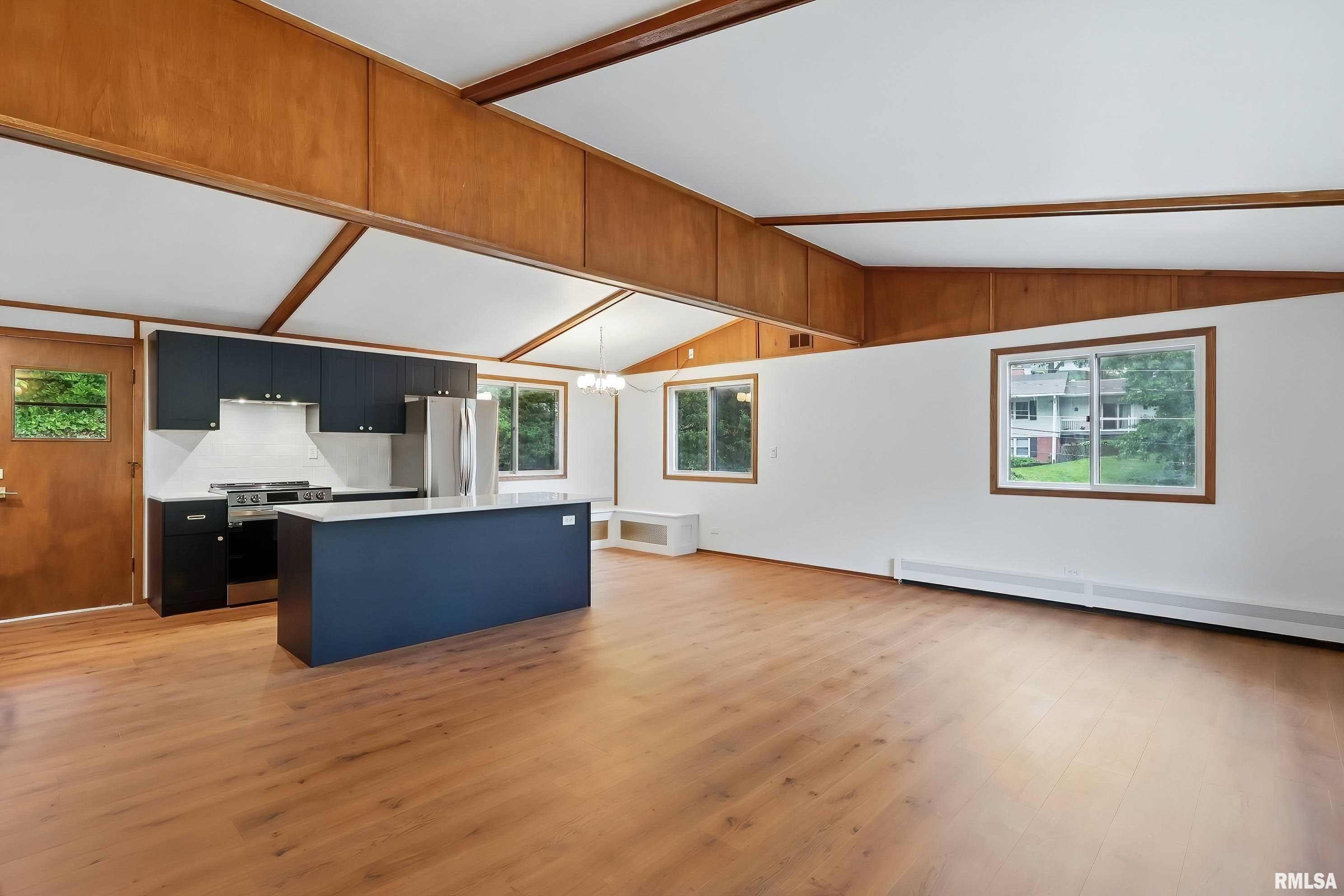 2402 Middle Road, Davenport, Iowa image 10