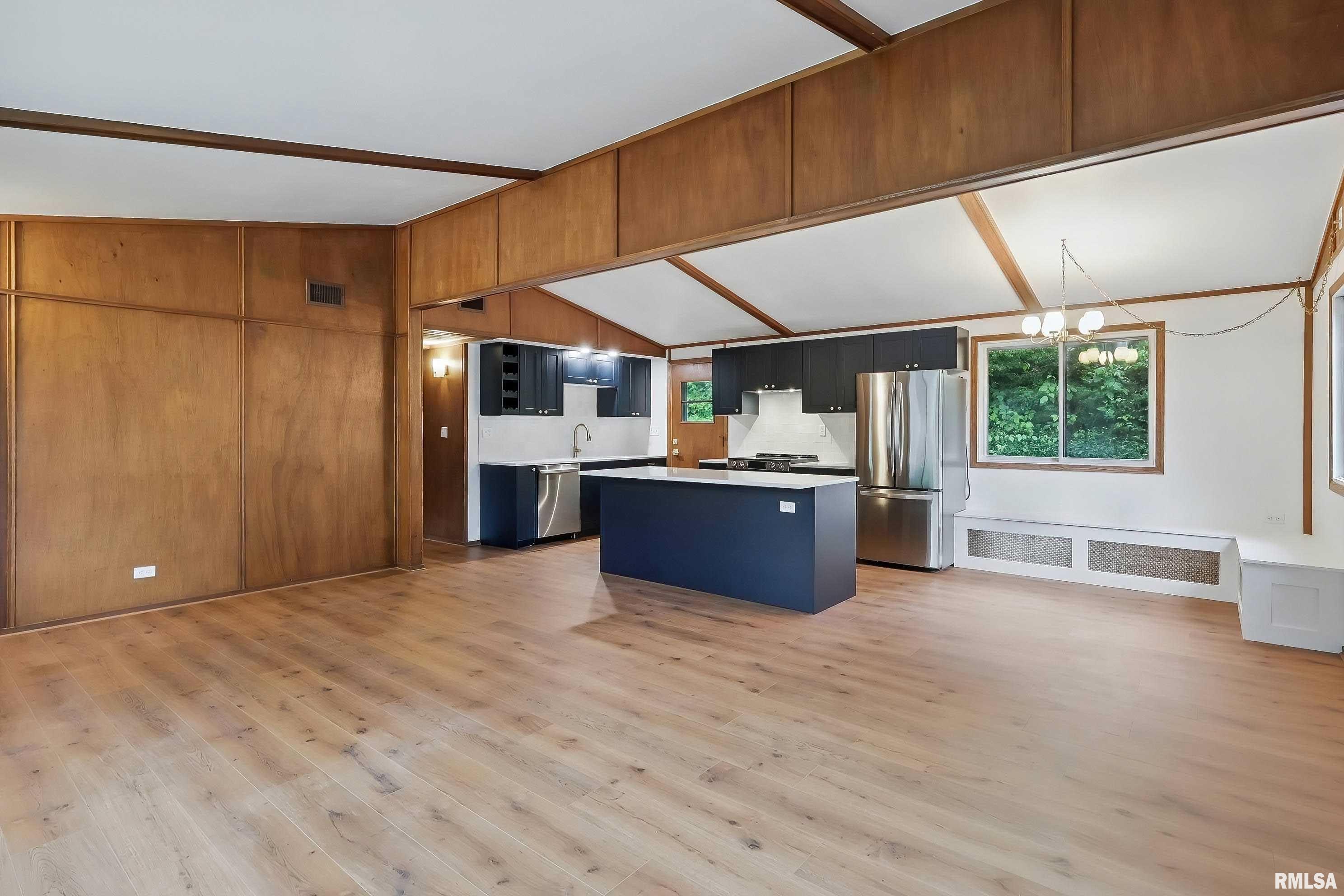 2402 Middle Road, Davenport, Iowa image 11