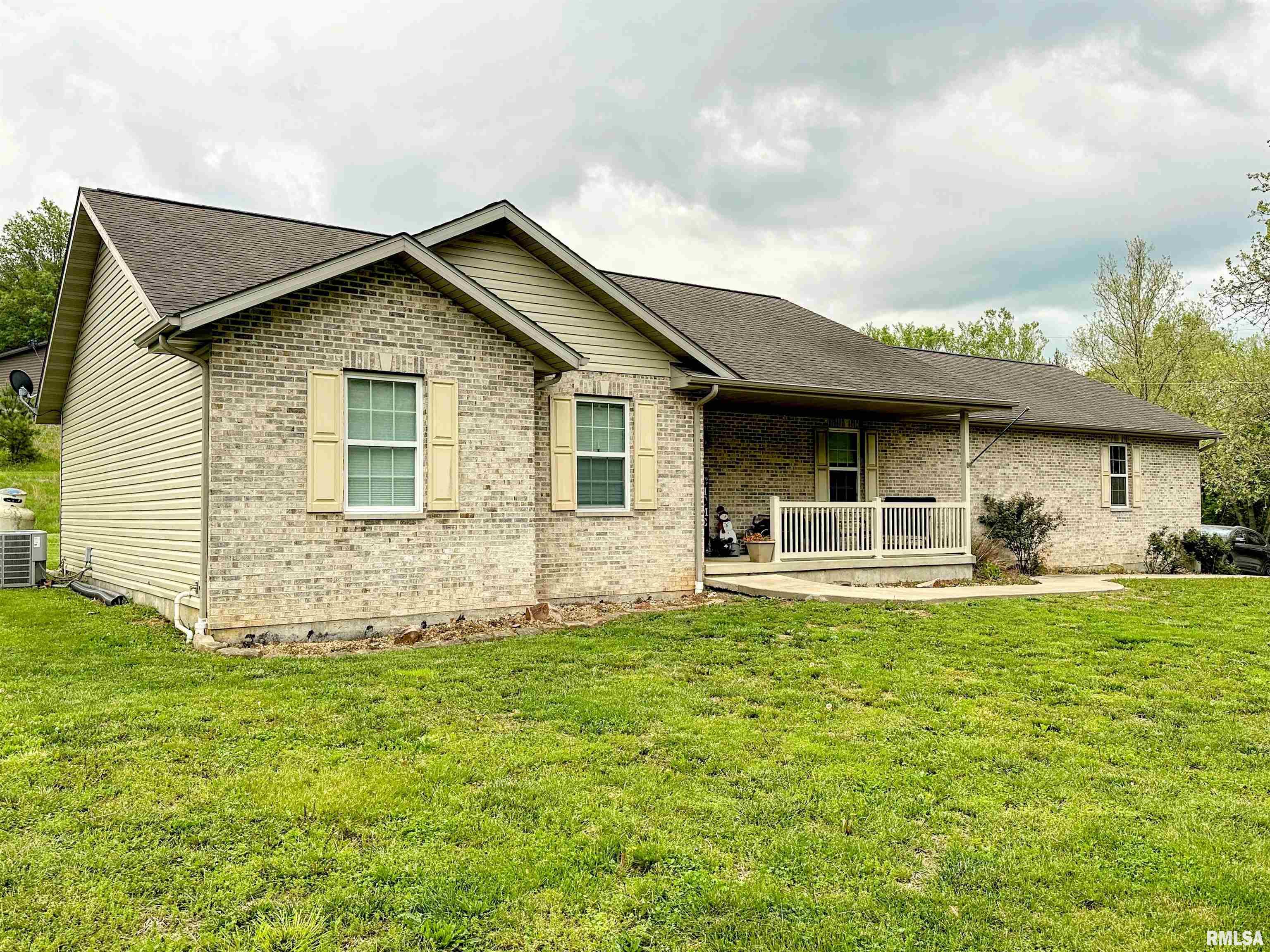 4111 Evergreen Lane, Pinckneyville, Illinois image 3