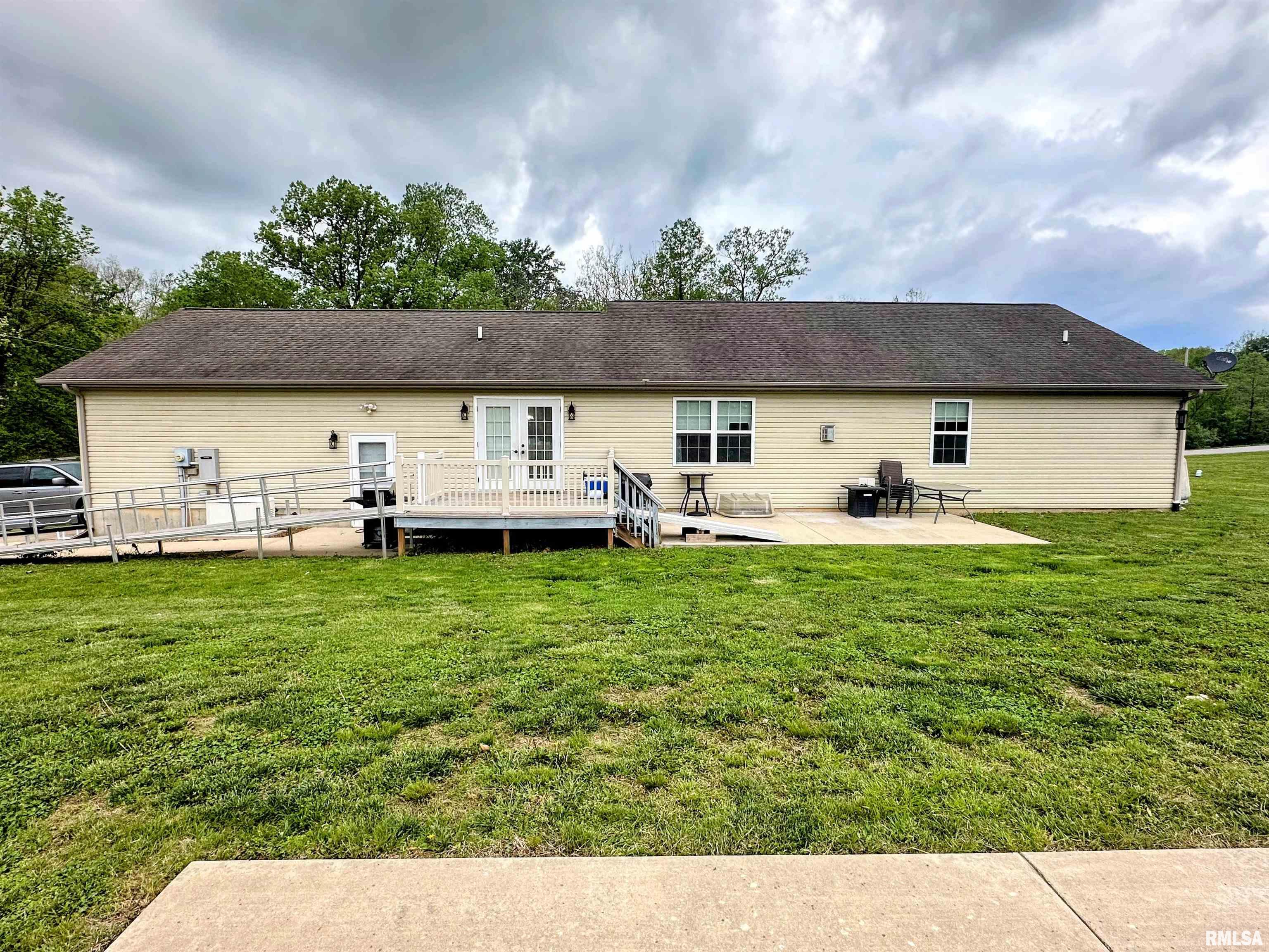 4111 Evergreen Lane, Pinckneyville, Illinois image 5