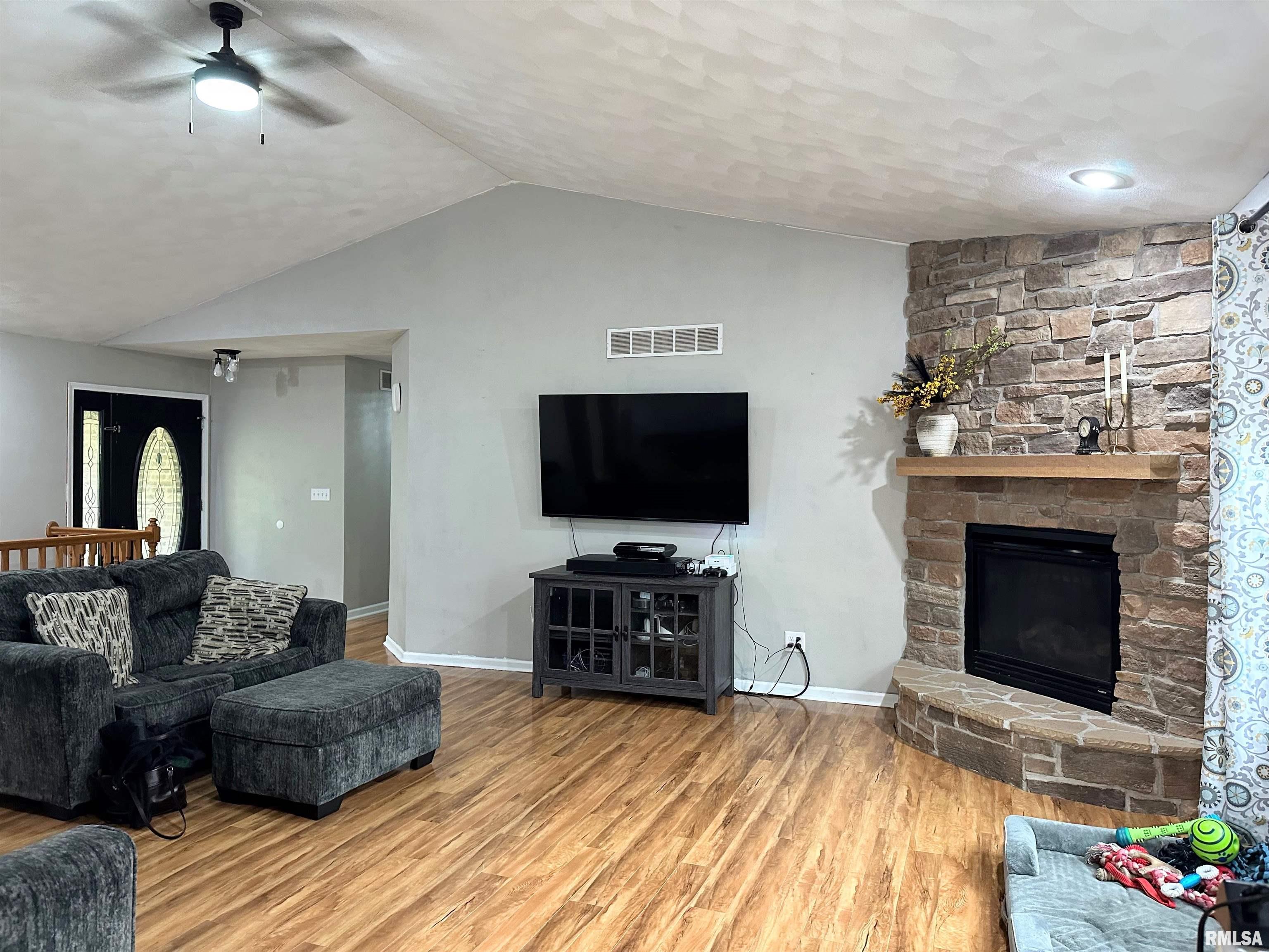 4111 Evergreen Lane, Pinckneyville, Illinois image 6