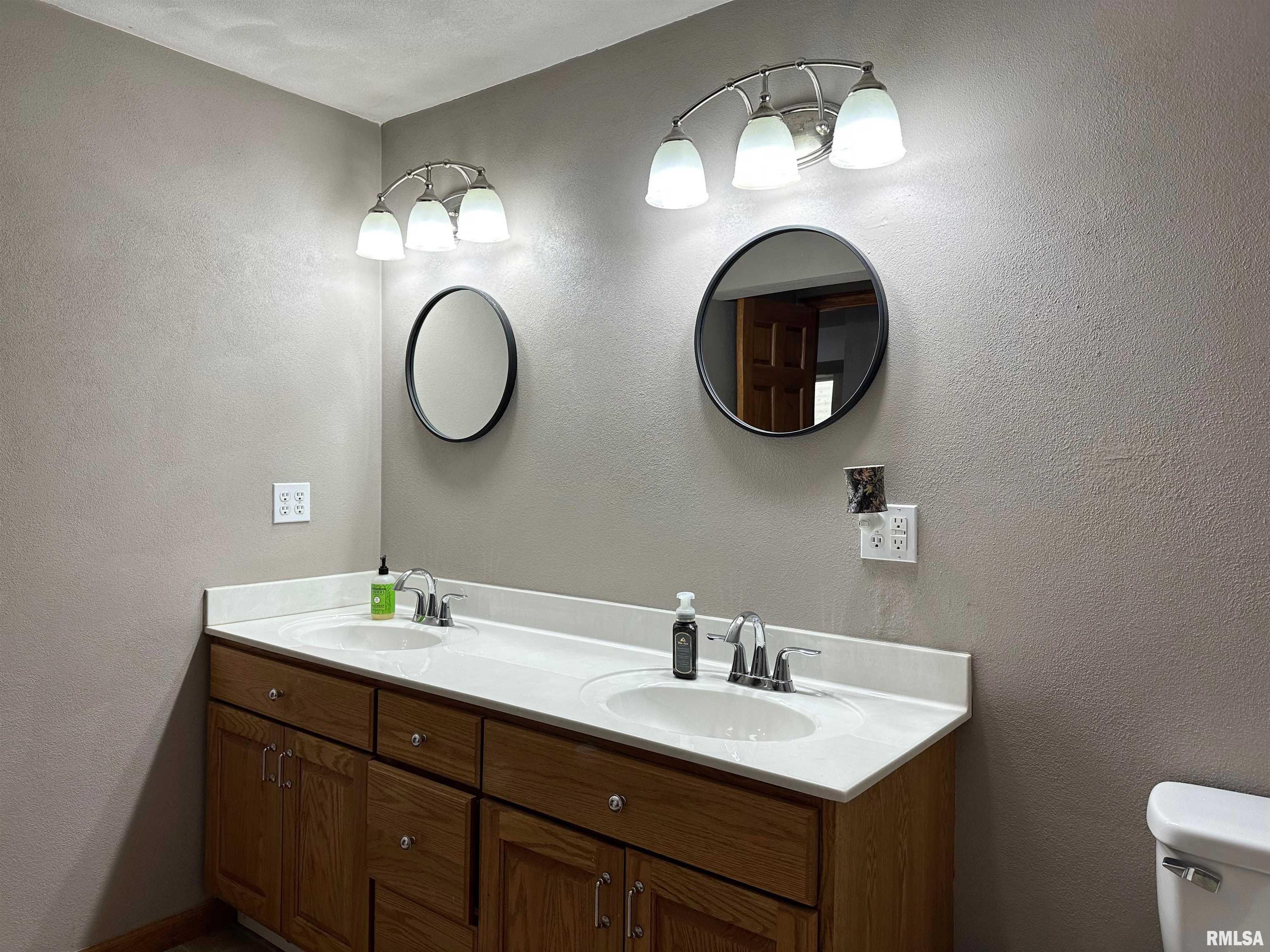 4111 Evergreen Lane, Pinckneyville, Illinois image 39