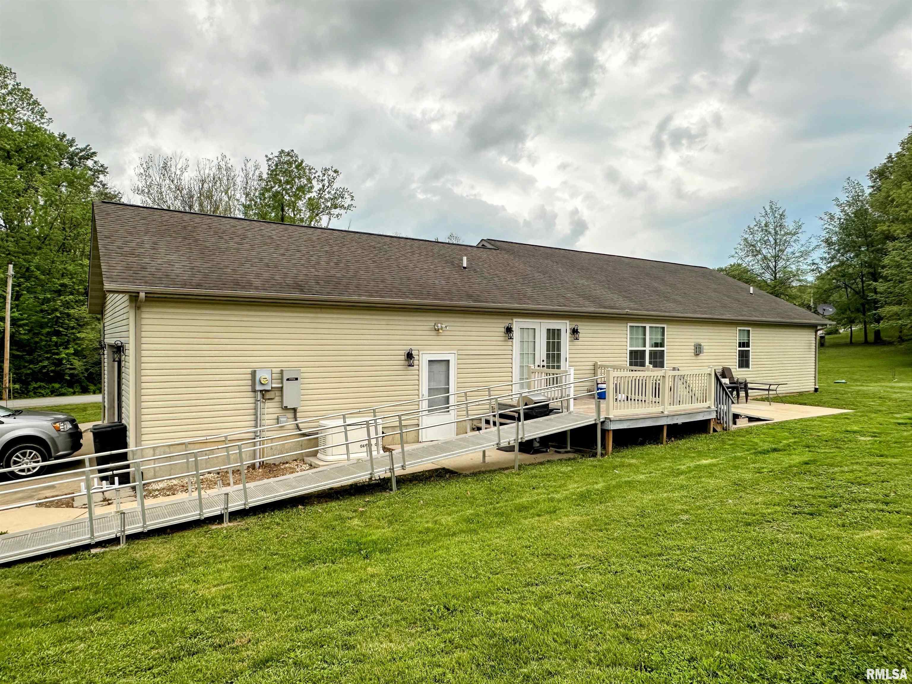 4111 Evergreen Lane, Pinckneyville, Illinois image 4
