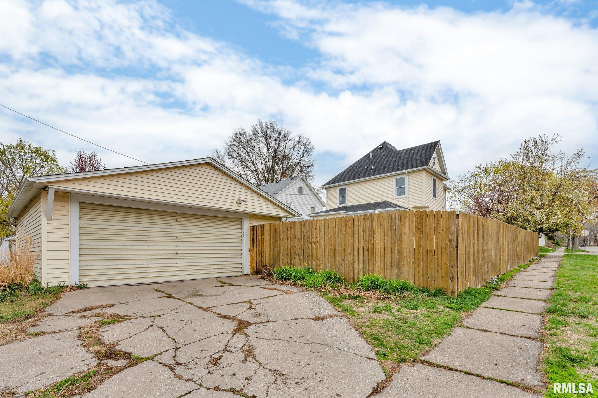 2302 Western Avenue, Davenport, Iowa image 24