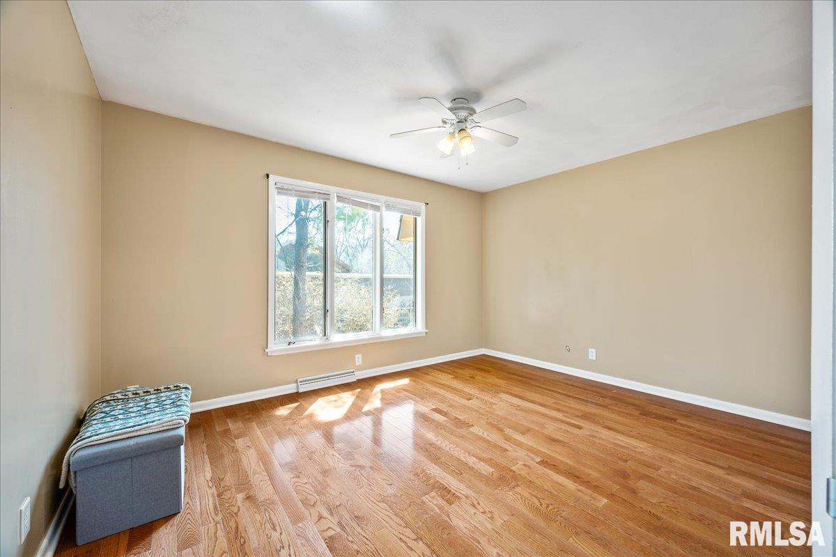 202 Wolf Road, Peoria, Illinois image 19