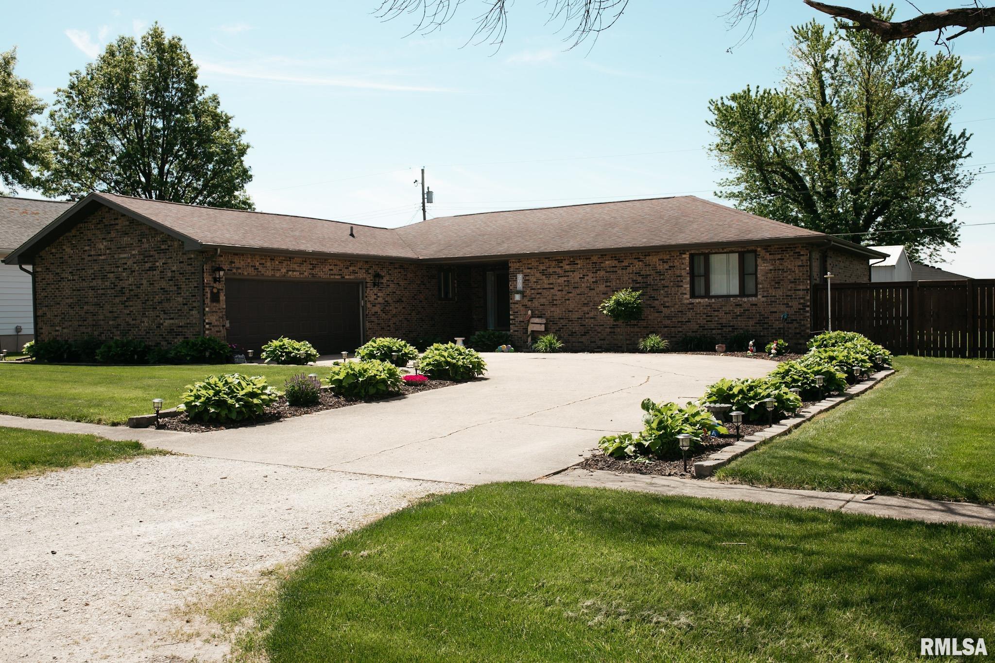 205 Hickory Street, Kincaid, Illinois image 2
