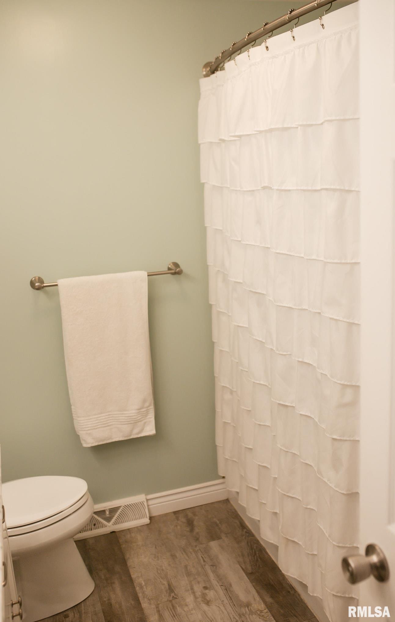 205 Hickory Street, Kincaid, Illinois image 36