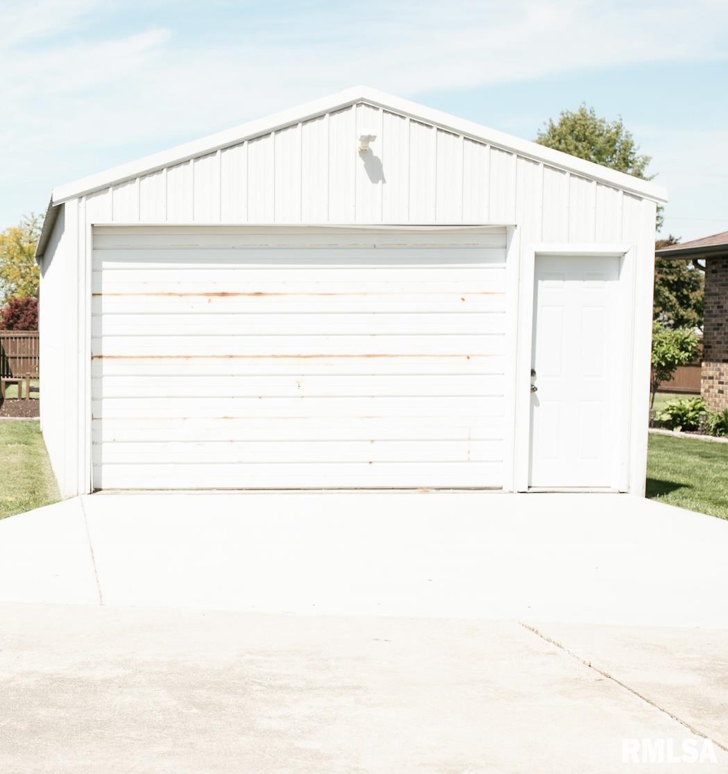 205 Hickory Street, Kincaid, Illinois image 44