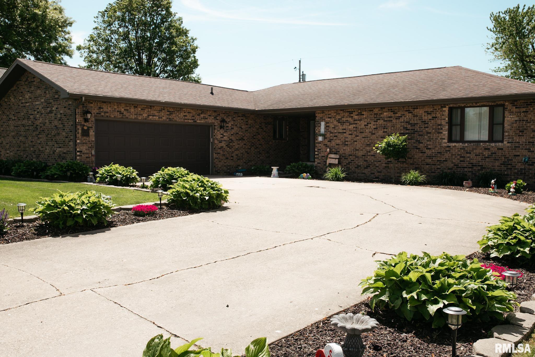 205 Hickory Street, Kincaid, Illinois image 1