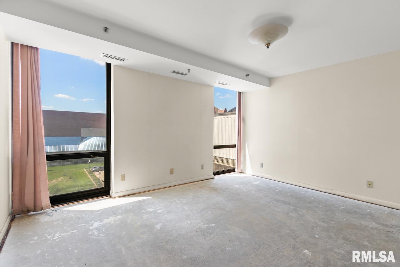 125 SW Jefferson Avenue #W6A - W6B1, Peoria, Illinois image 18