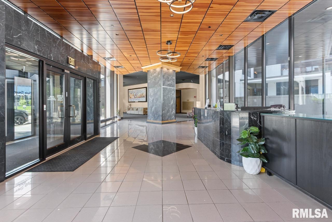125 SW Jefferson Avenue #W6A - W6B1, Peoria, Illinois image 3