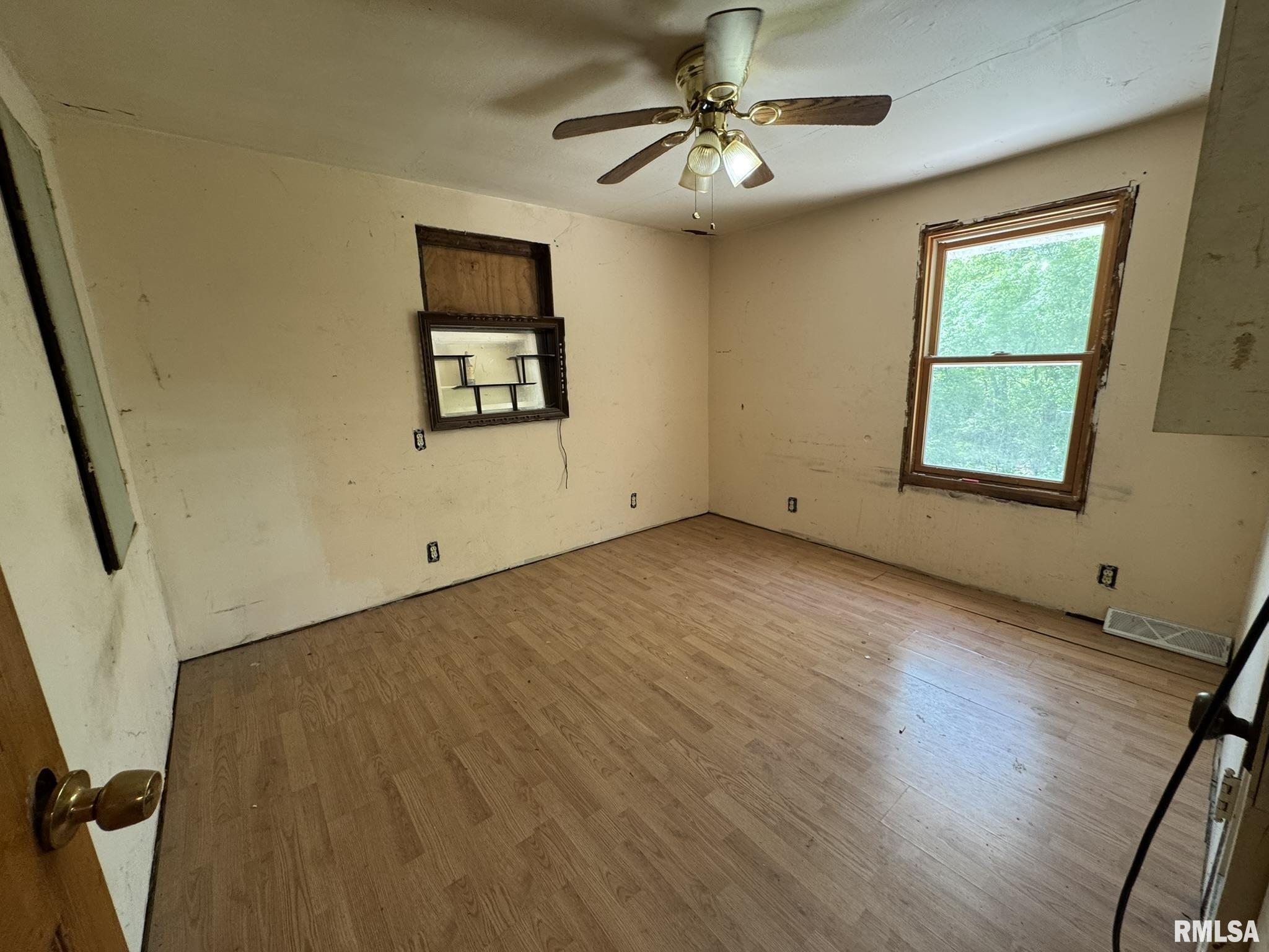 604 Bloomington Road, East Peoria, Illinois image 9