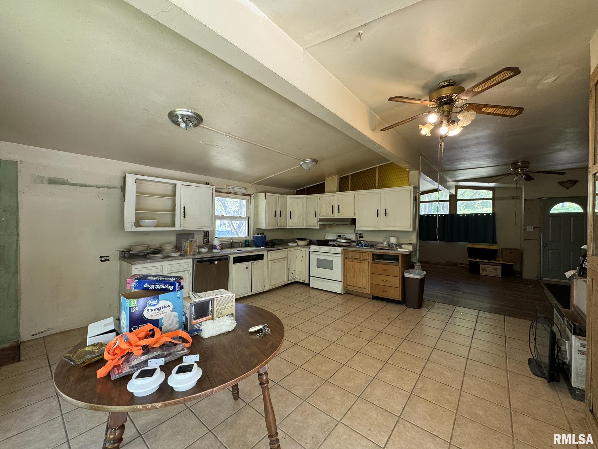 604 Bloomington Road, East Peoria, Illinois image 4