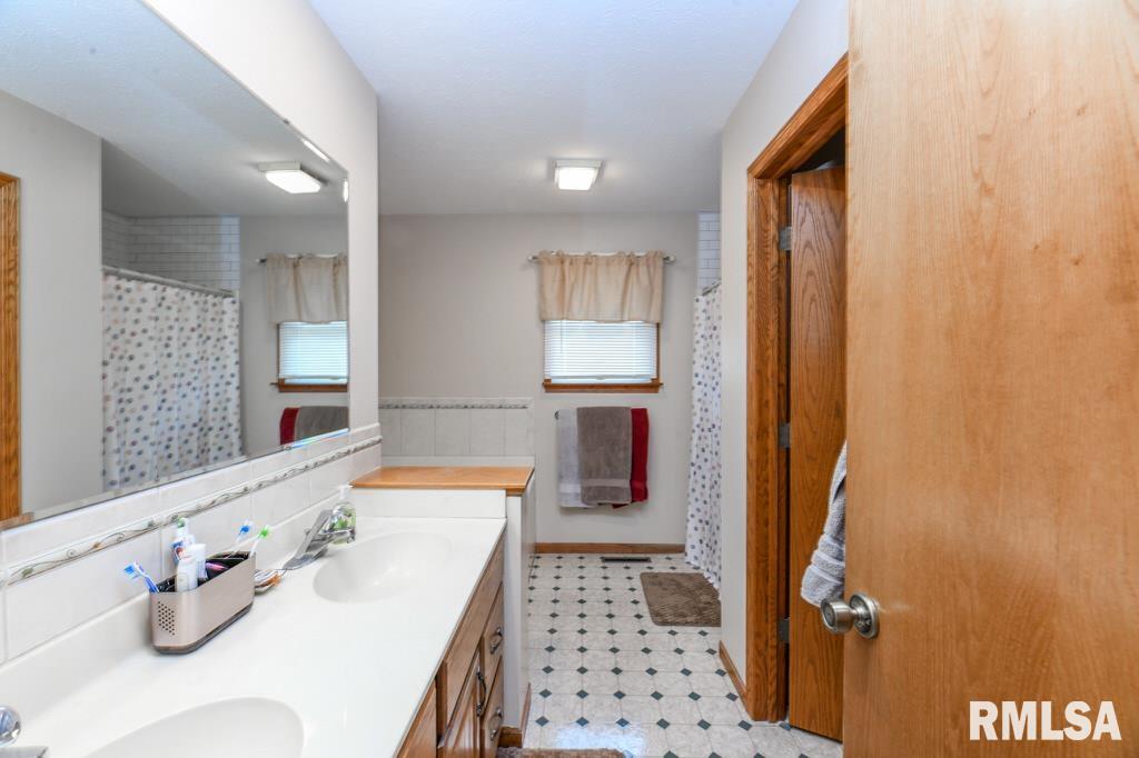 2480 Centennial Drive, Washington, Illinois image 37