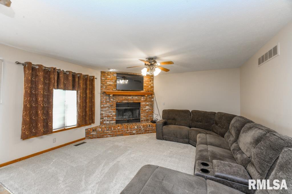 2480 Centennial Drive, Washington, Illinois image 25