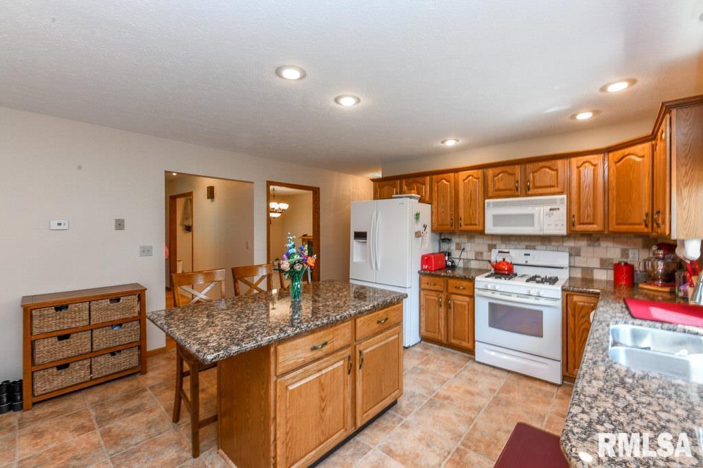 2480 Centennial Drive, Washington, Illinois image 21