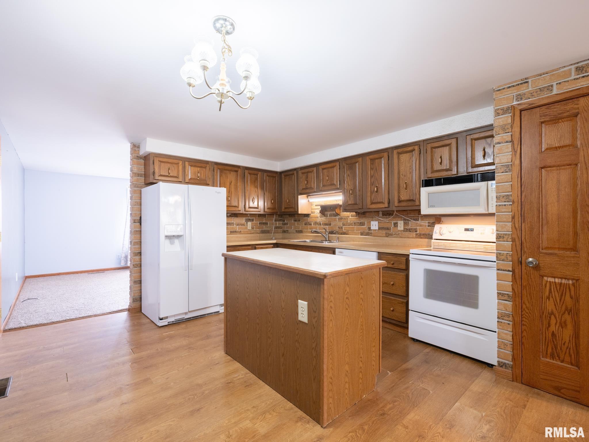 2112 Granada Drive, Pekin, Illinois image 14
