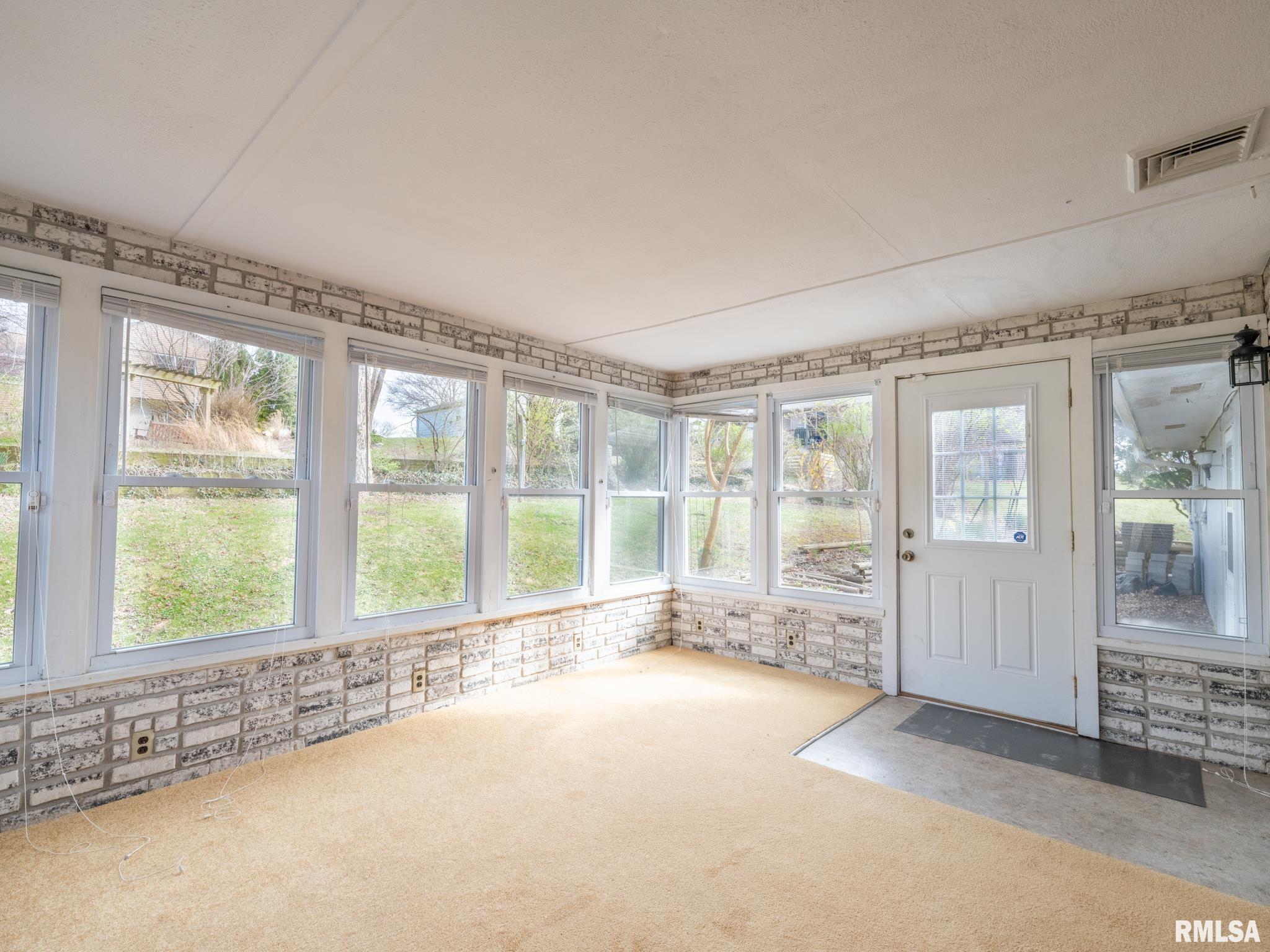 2112 Granada Drive, Pekin, Illinois image 38