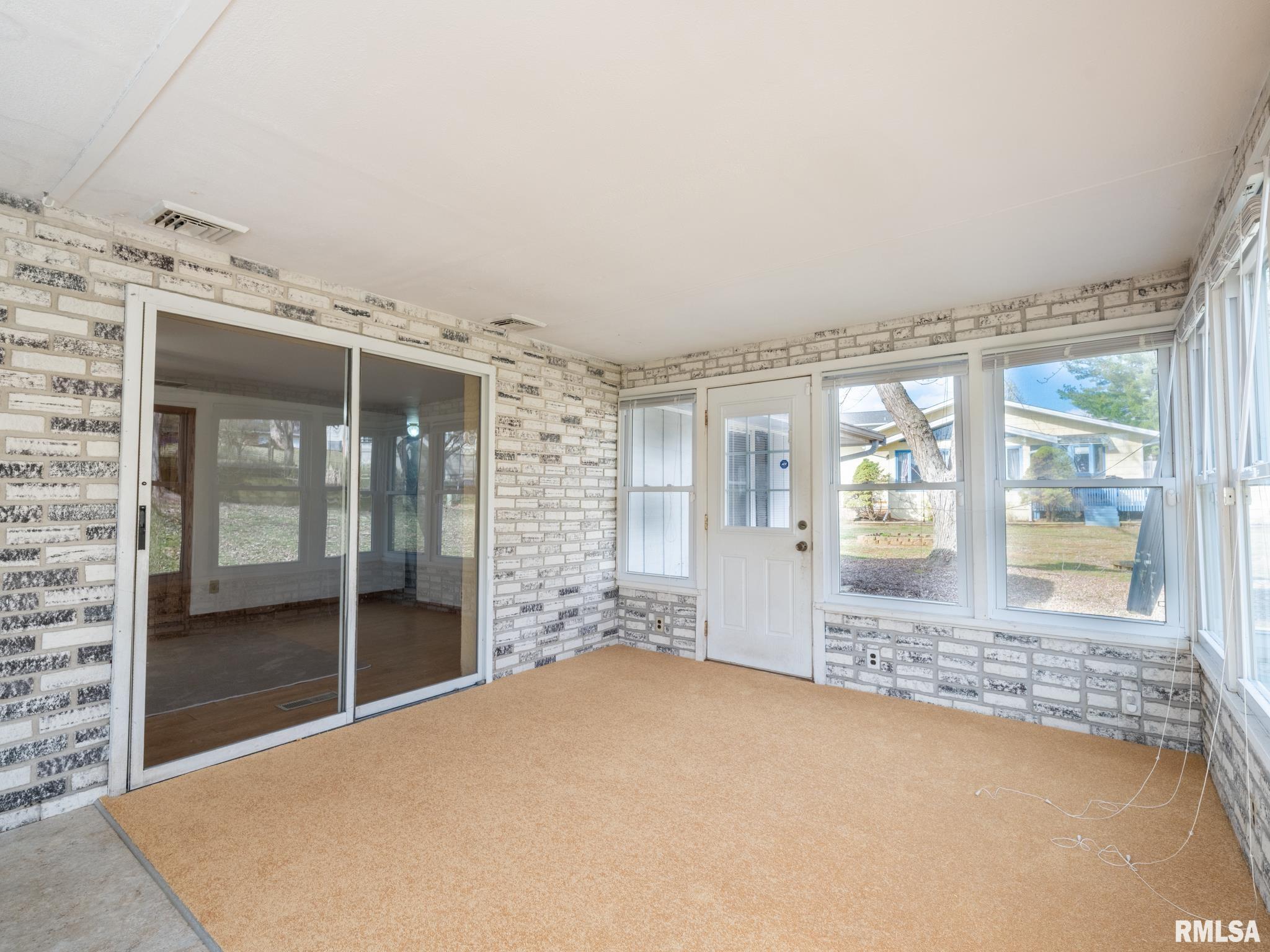 2112 Granada Drive, Pekin, Illinois image 21