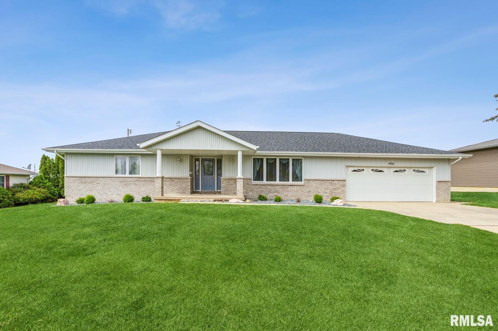 404 10th Street, Lowden, Iowa image 1
