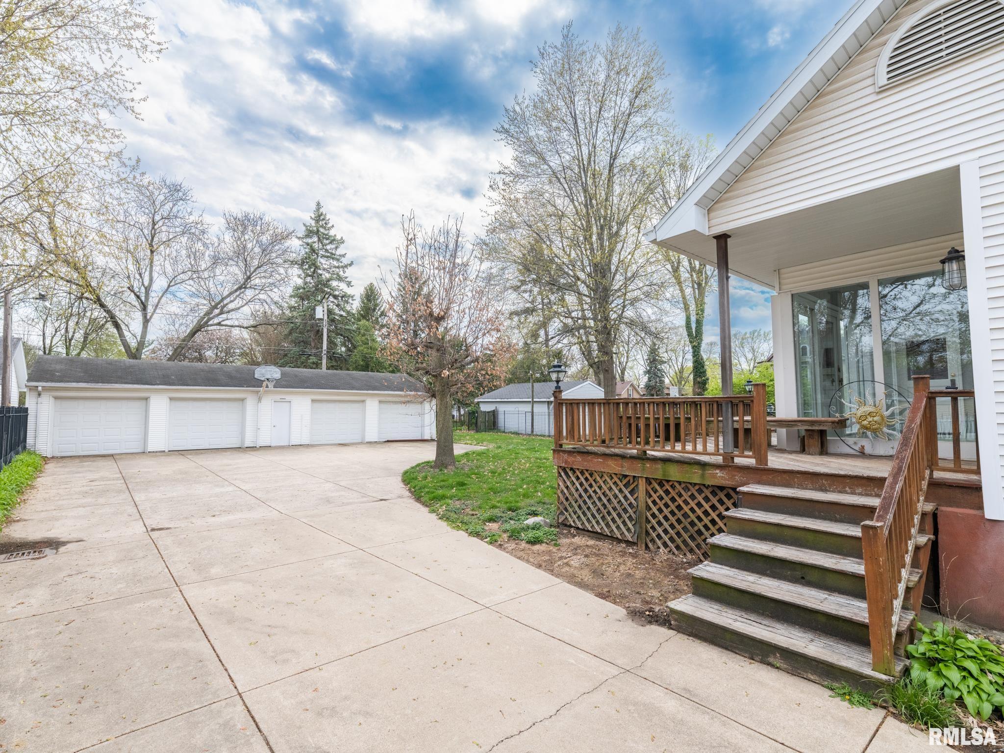 910 Washington Street, Pekin, Illinois image 6