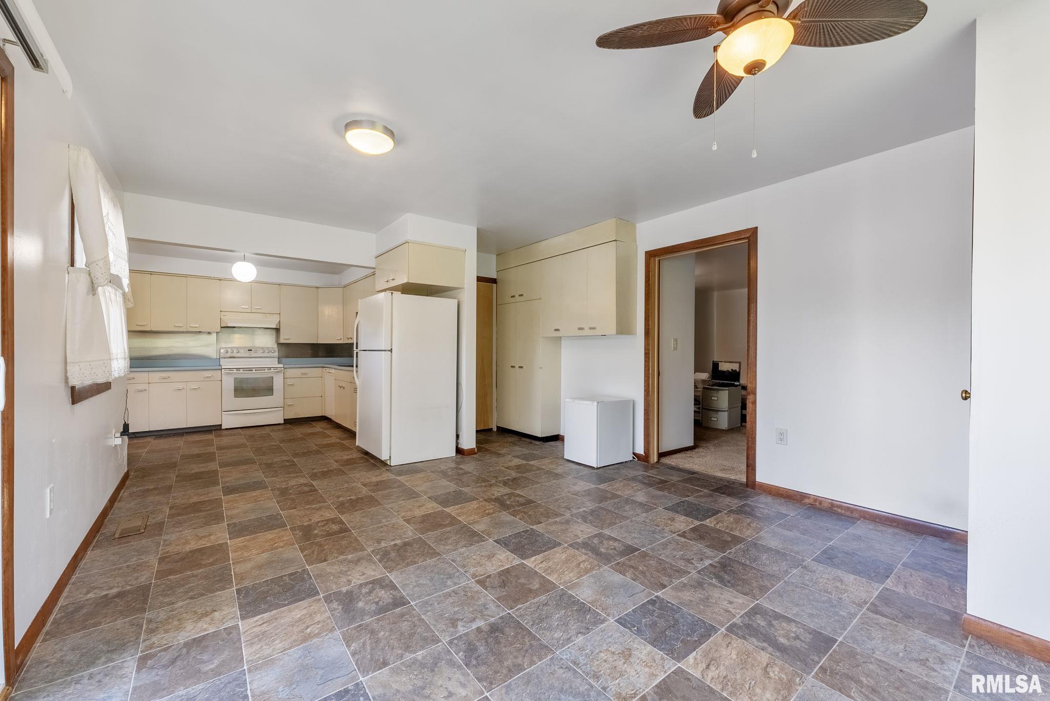 411 Margaret Street, Atkinson, Illinois image 17