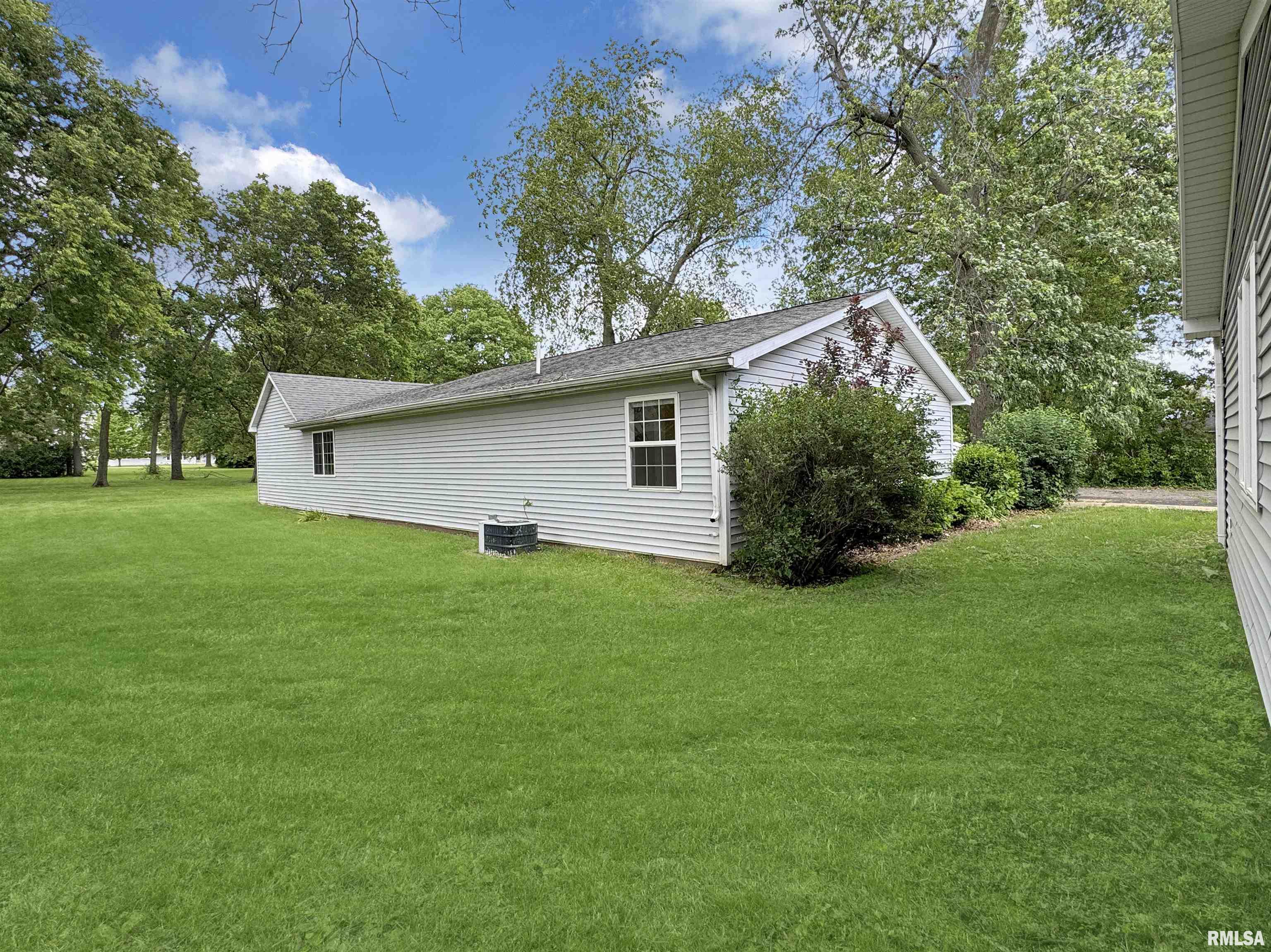 1033 Western Avenue, Henry, Illinois image 47