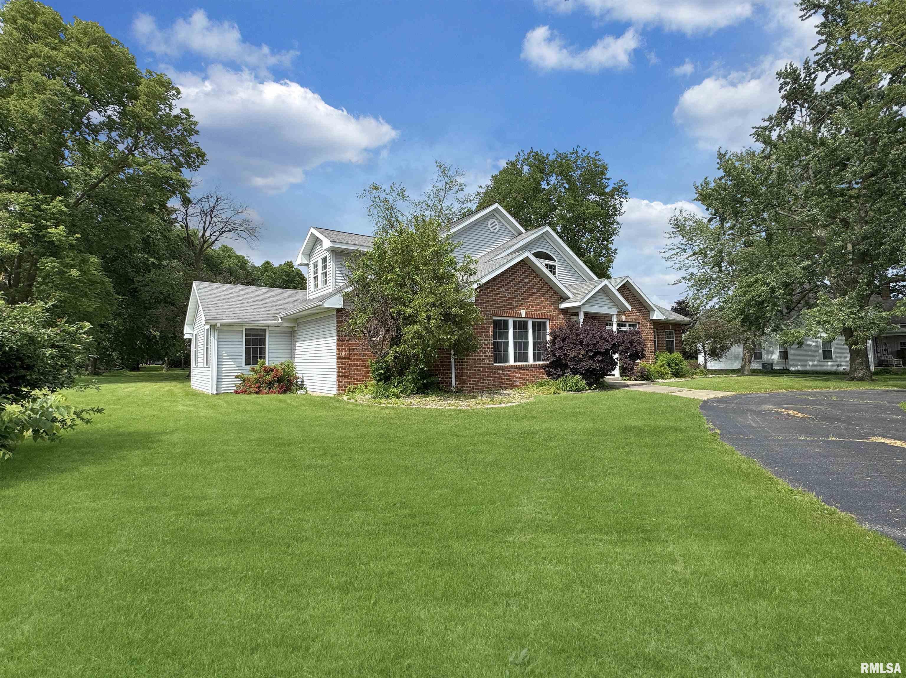 1033 Western Avenue, Henry, Illinois image 2