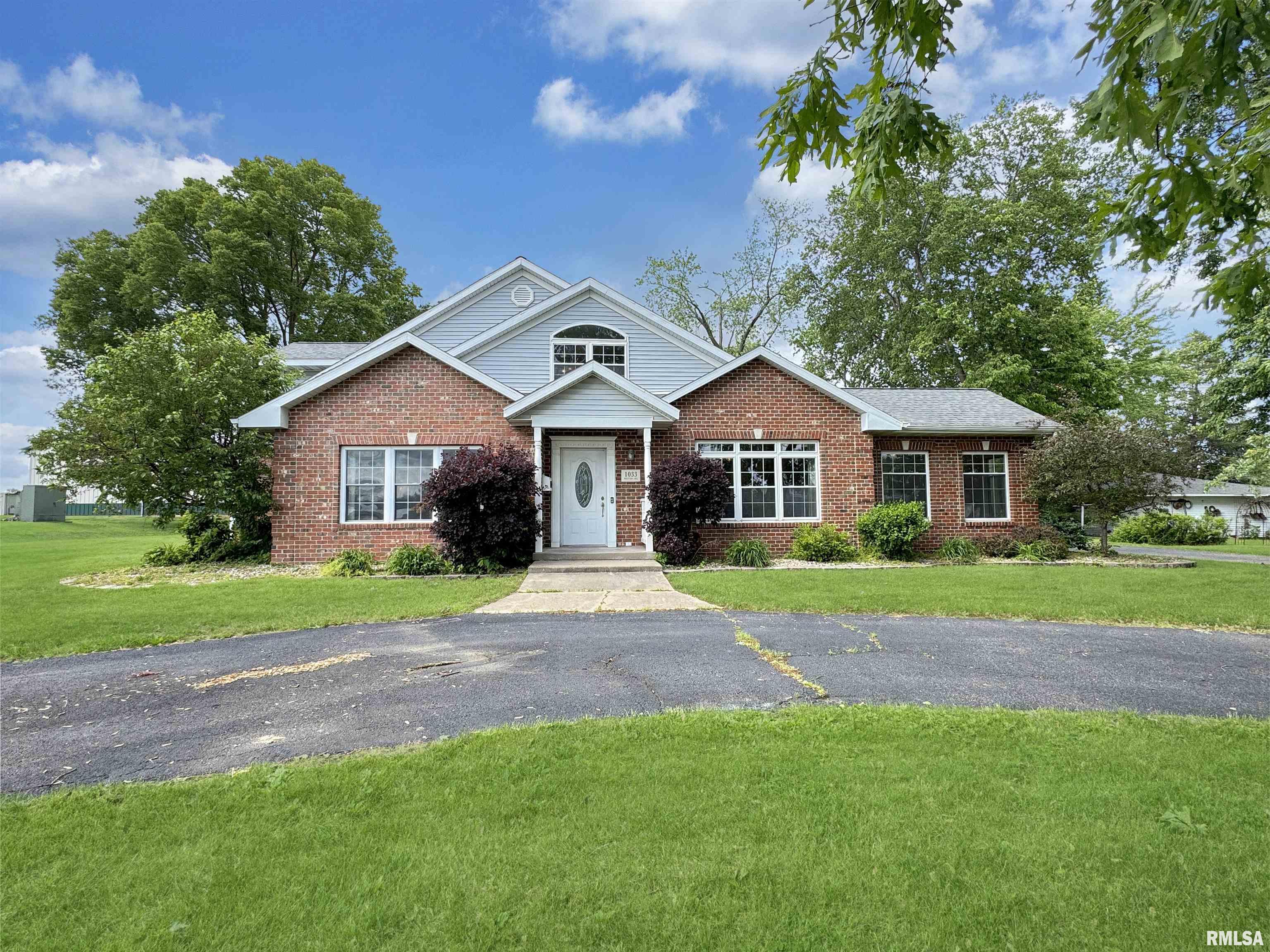 1033 Western Avenue, Henry, Illinois image 1
