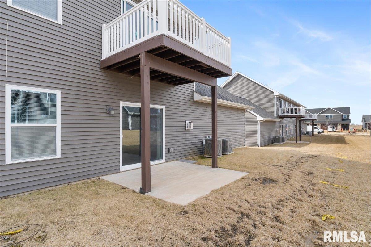 2968 Charissas Place, Bettendorf, Iowa image 5