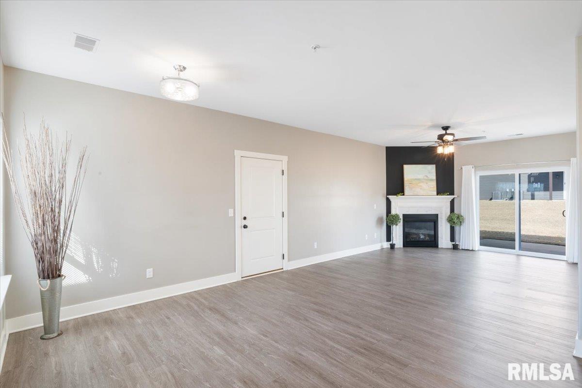 2968 Charissas Place, Bettendorf, Iowa image 20