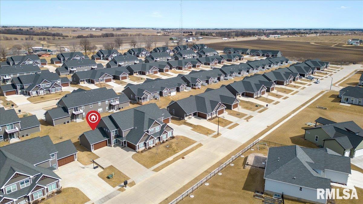 2968 Charissas Place, Bettendorf, Iowa image 8
