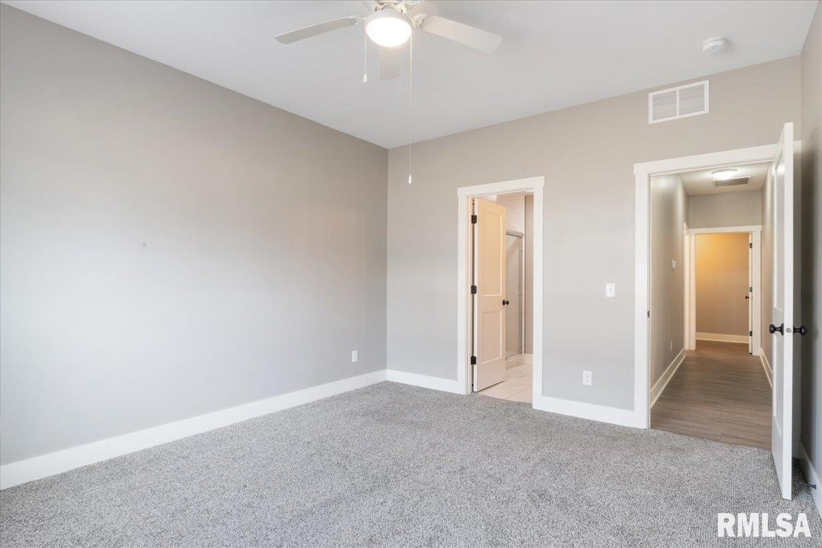 2968 Charissas Place, Bettendorf, Iowa image 22