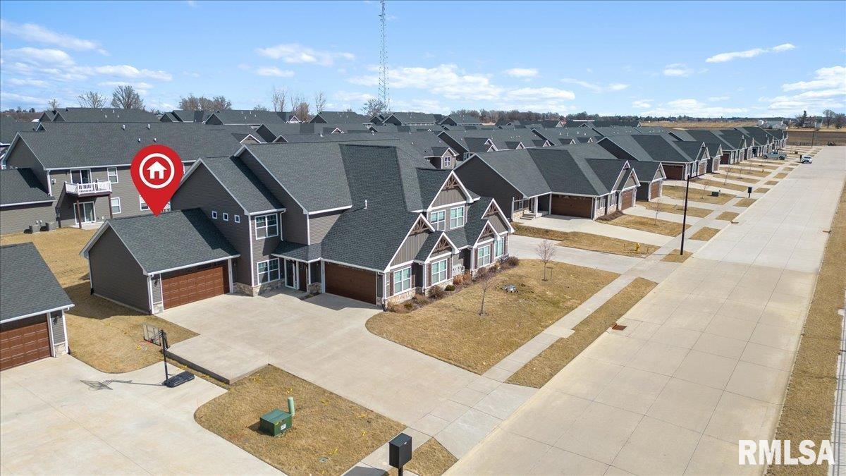 2968 Charissas Place, Bettendorf, Iowa image 9