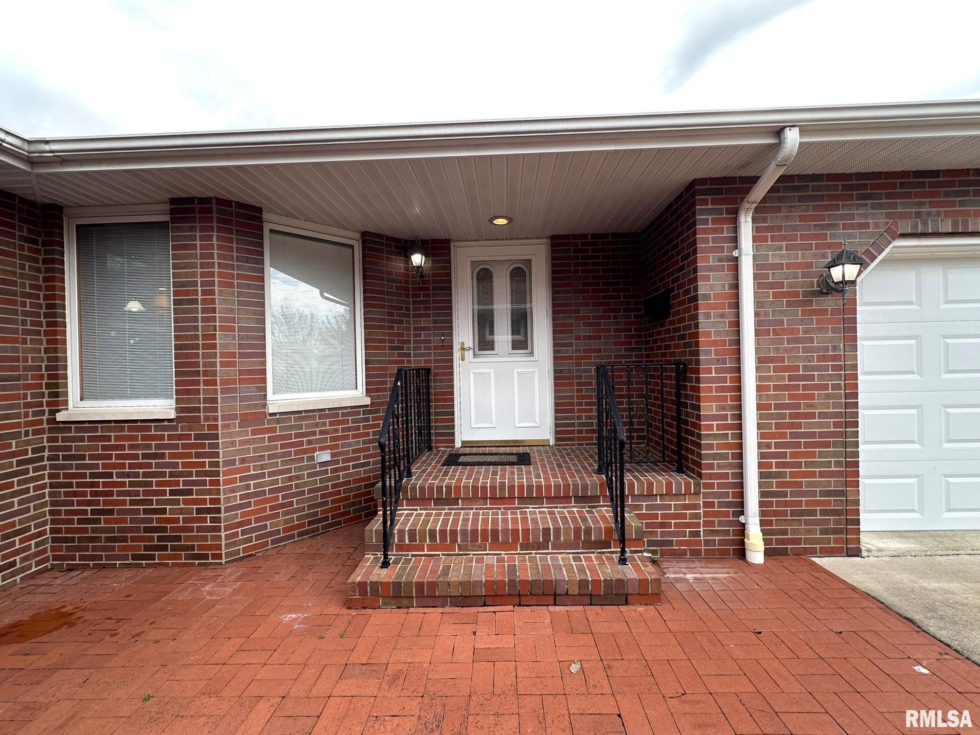 290 W Railroad Street, Roseville, Illinois image 4