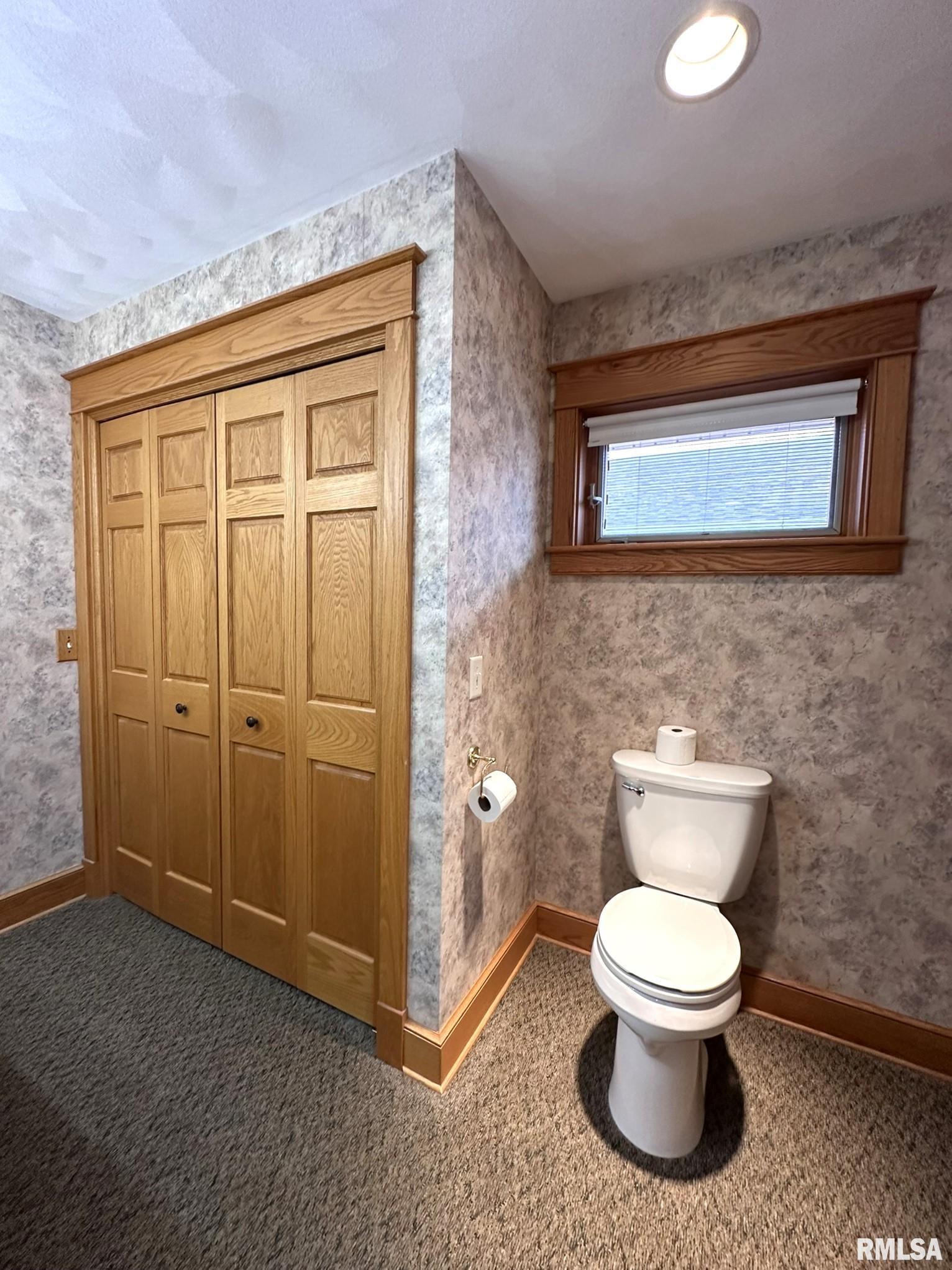 290 W Railroad Street, Roseville, Illinois image 43