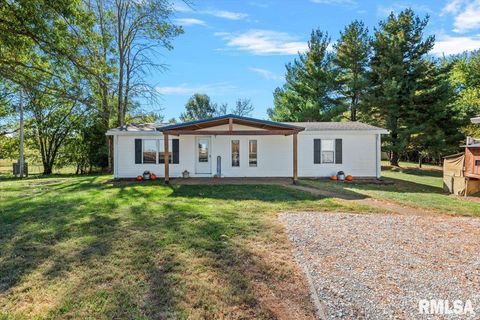 Homes For Sale - 8080 Breezy Meadows Drive<br/> Riverton, IL 62561