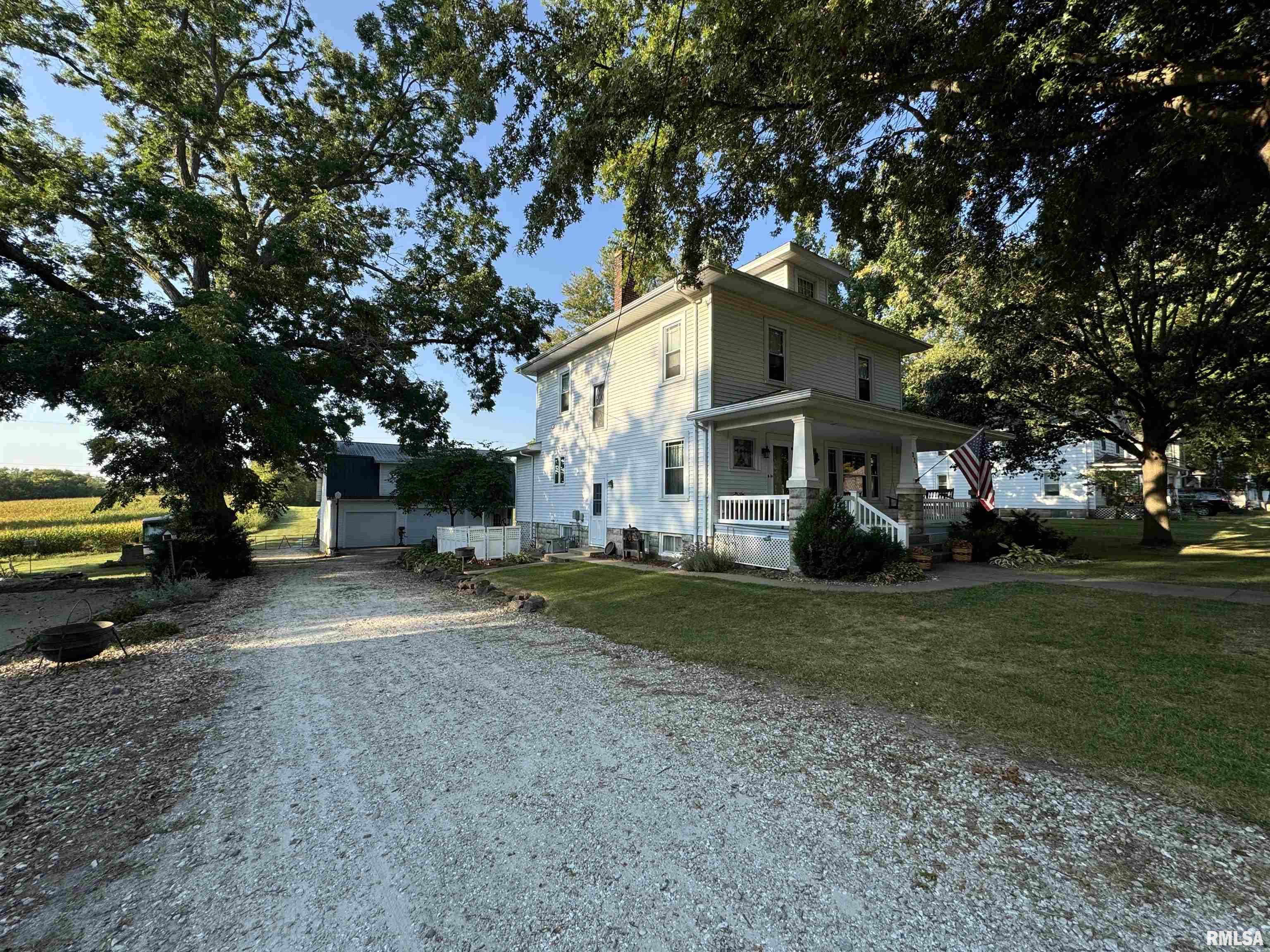 323 E Cortland Street, Avon, Illinois image 2