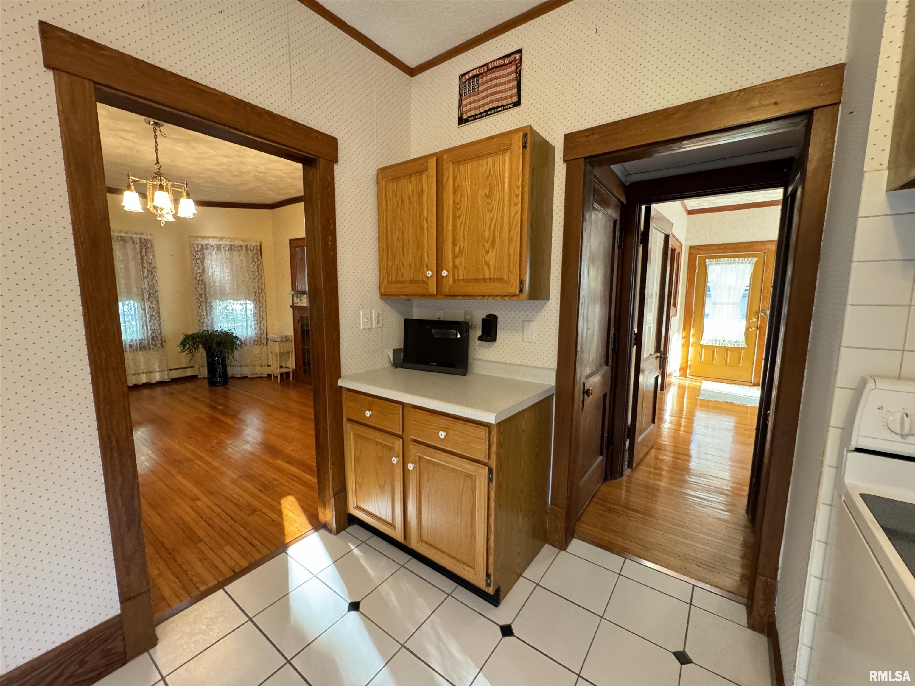 323 E Cortland Street, Avon, Illinois image 35